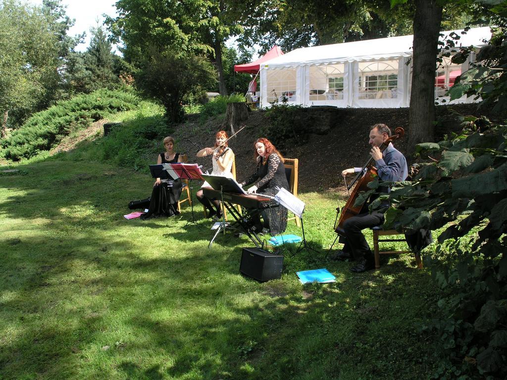 Vila Olga Jevany Extérieur photo